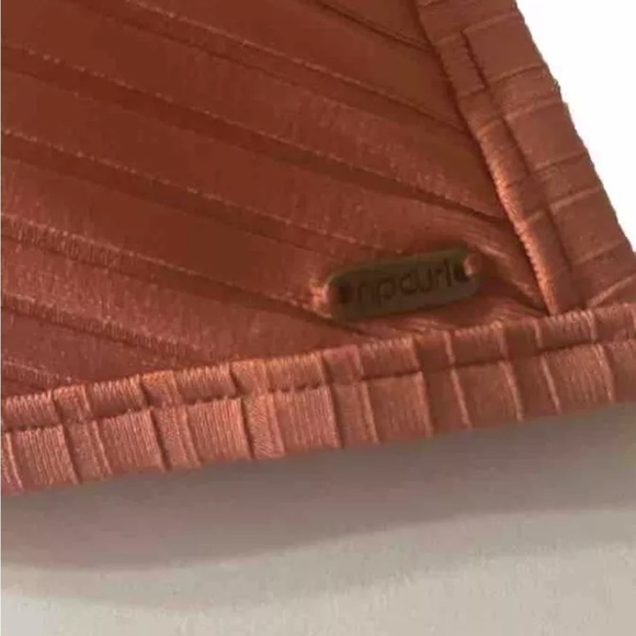 Ripcurl Triangle Lightly Padded Adjustable Swim Top Large - Picture 2 of 6